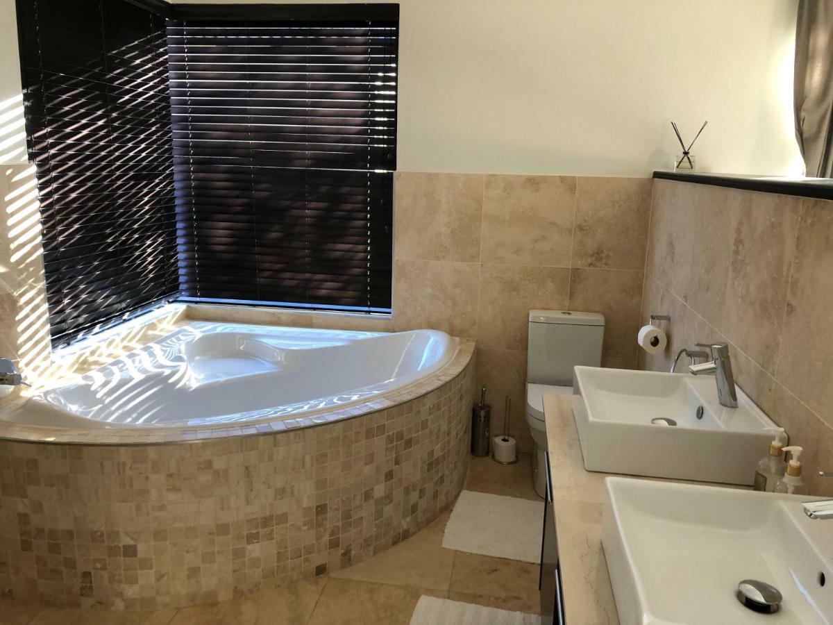 Rivendell Hotel Hartbeespoort Luaran gambar